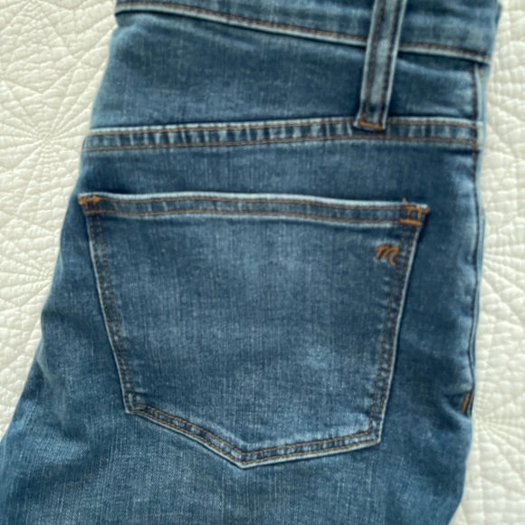 Madewell denim size 26 high-rise shorts - Picture 3 of 6
